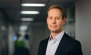Stian Malhus Ueland er forvalter i DNB Asset Management