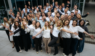 Over 100 summer interns har inntatt DNB
