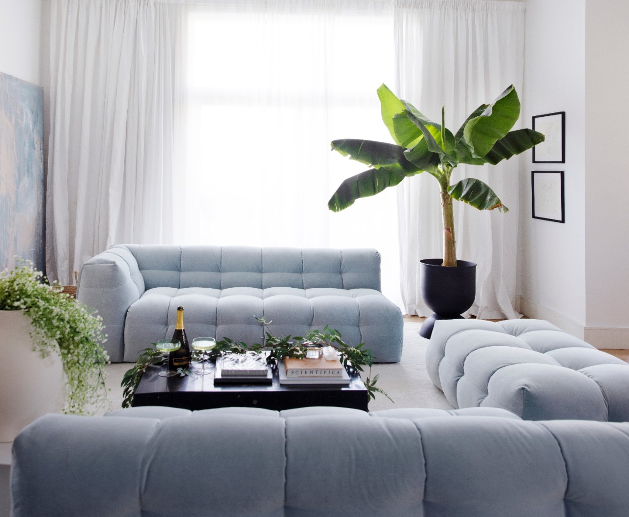 Blå sofa fra Diamo i Leilighet