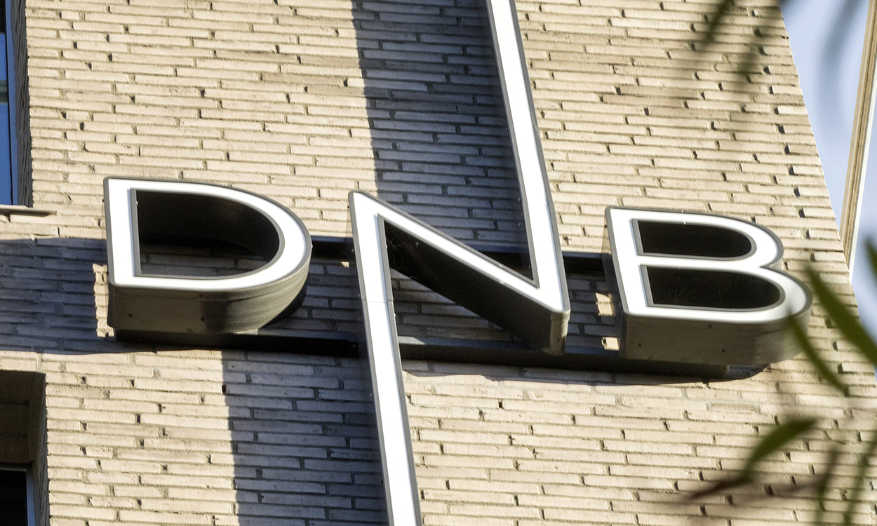 dnb logo på bygning