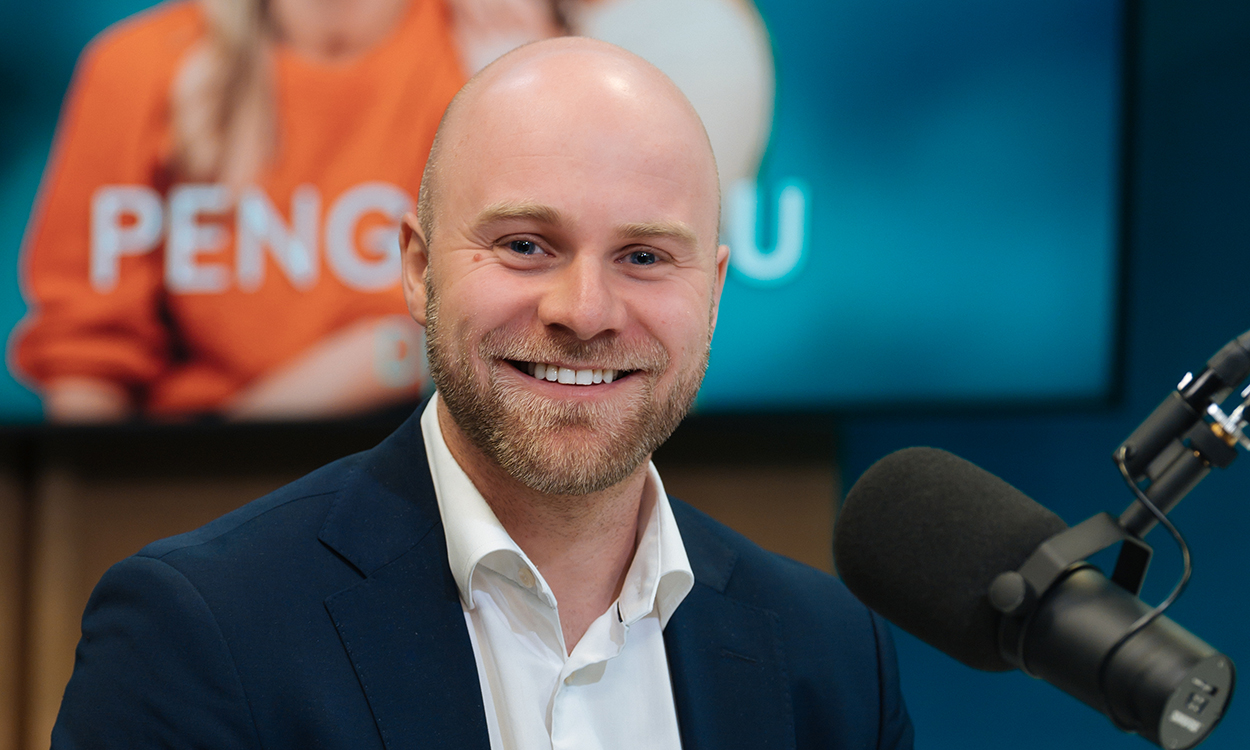 Trym Gjerstad Smedsrud spiller inn Pengetabu med Silje Sandmæl og Agnete Bråtun. 