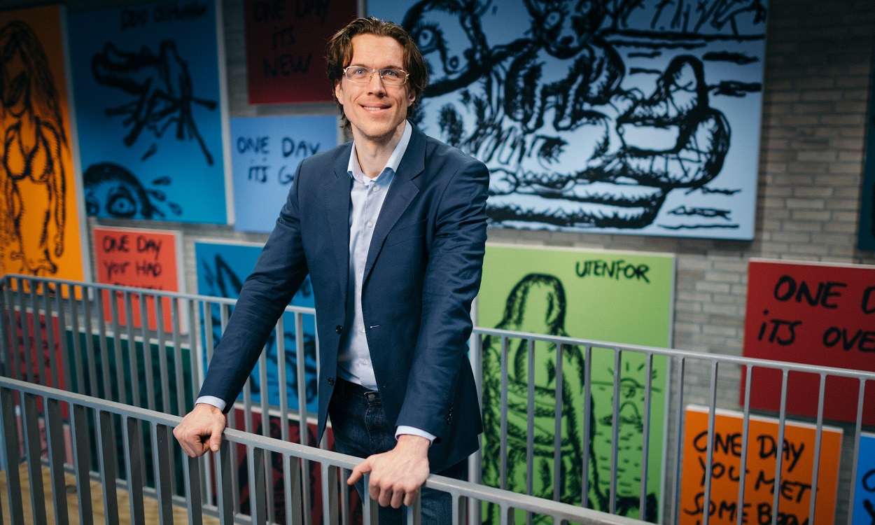 Erlend Fredriksen inne i DNB-bygget