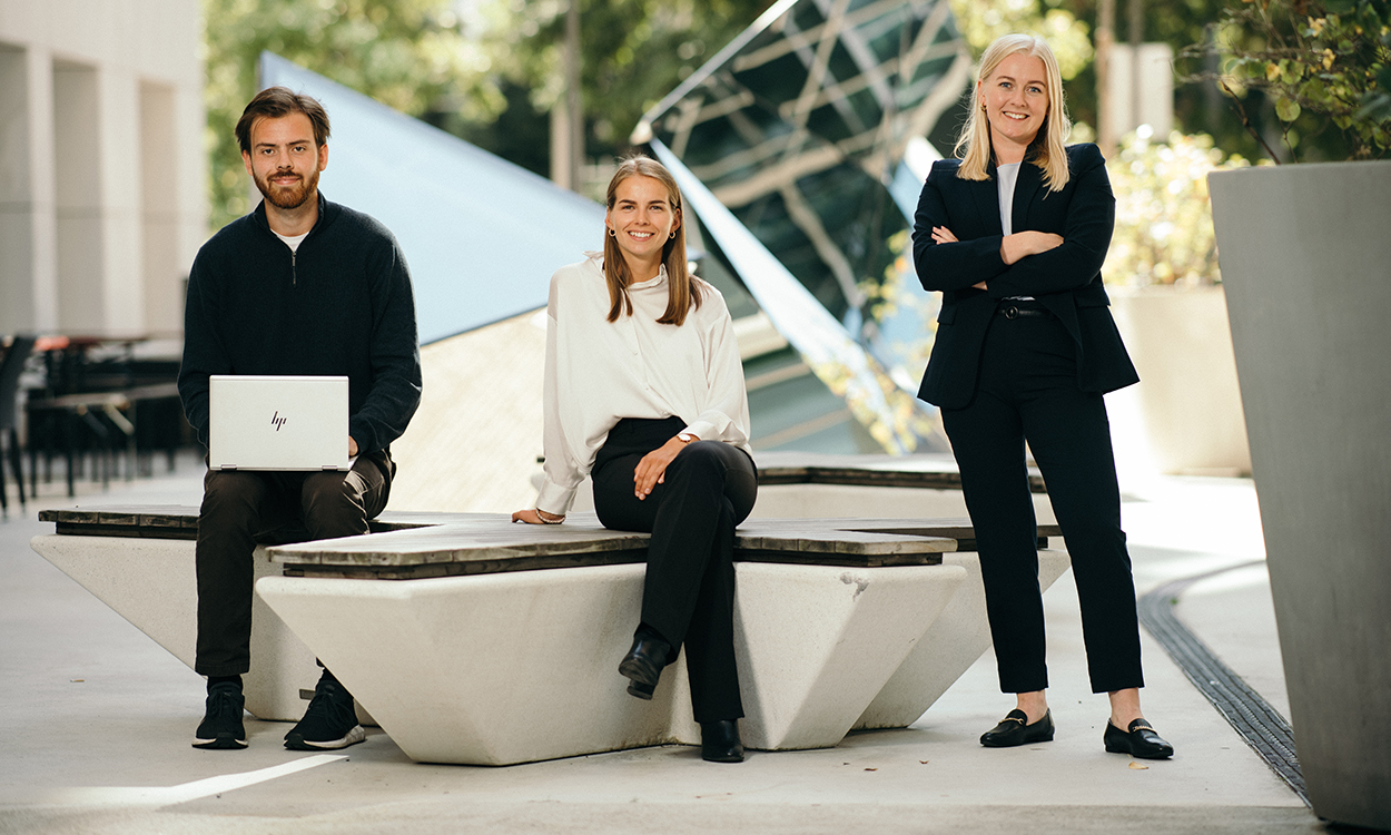 Andre Håland, Sunniva Norang Stenvik og Elise Reiten Heen er nye graduates i DNB.