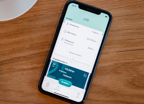 bilde av mobil som viser DNBs mobilbank
