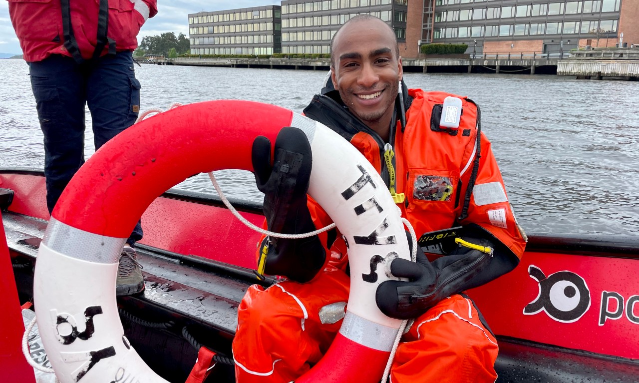 Levi Try på båt med Redningsselskapet